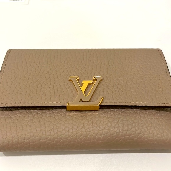 ❤️Louis Vuitton Capucines Compact Wallet - Picture 3 of 6